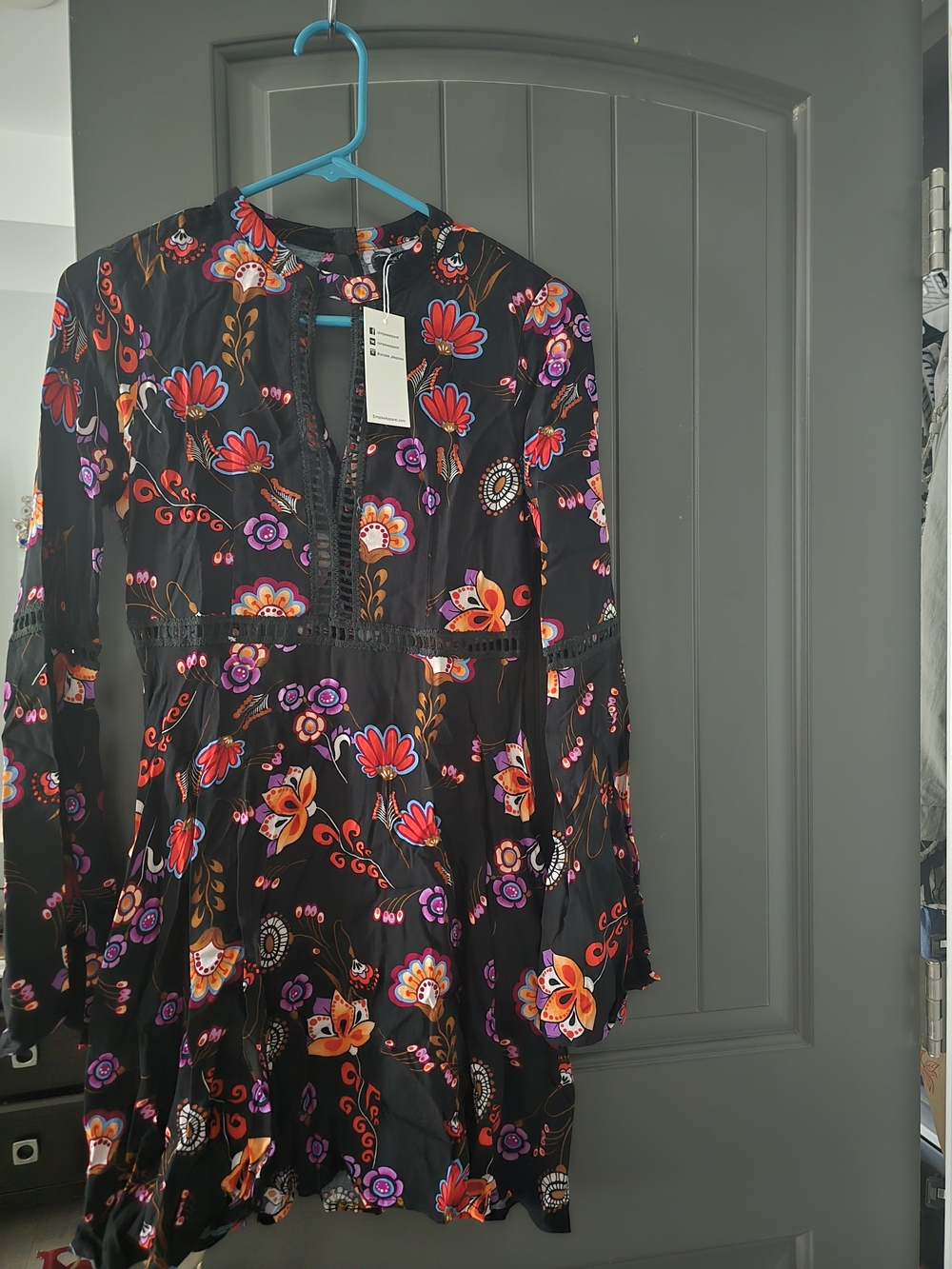 Simplee Apparel Black Long-Sleeve Floral Mini Dress